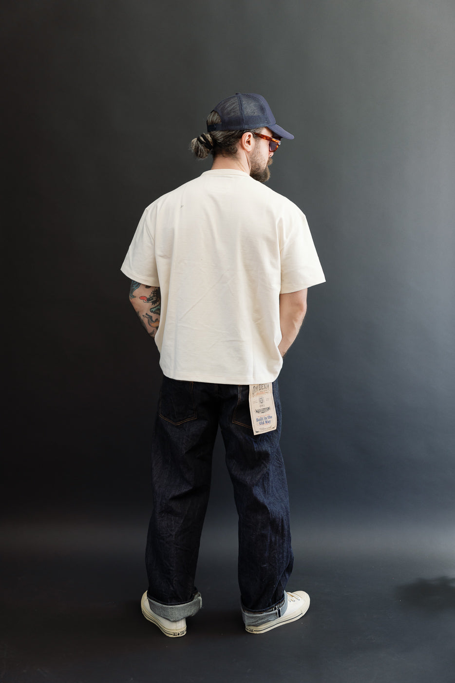 Back view of male model, 5'9
