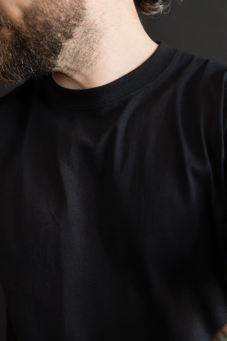 Close-up of male model, 5'9