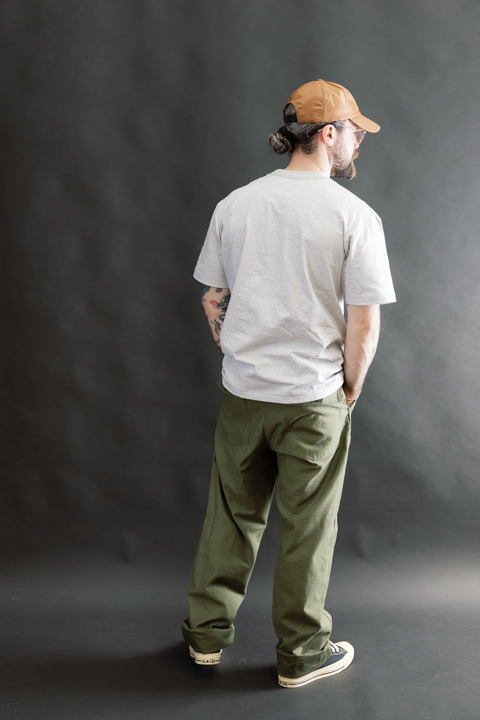 Full body rear view of male model 5'9
