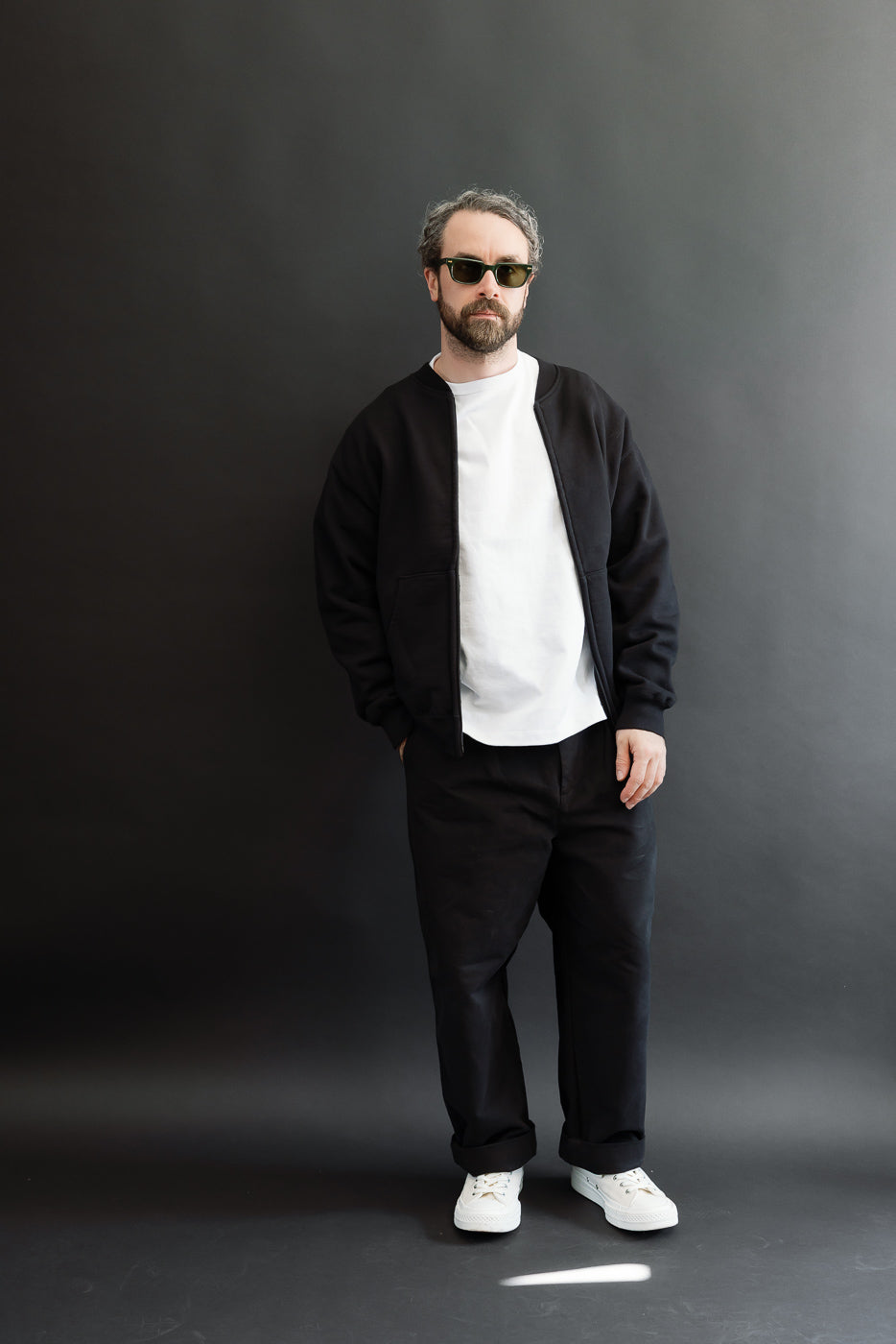 Full body front view of a 5'9