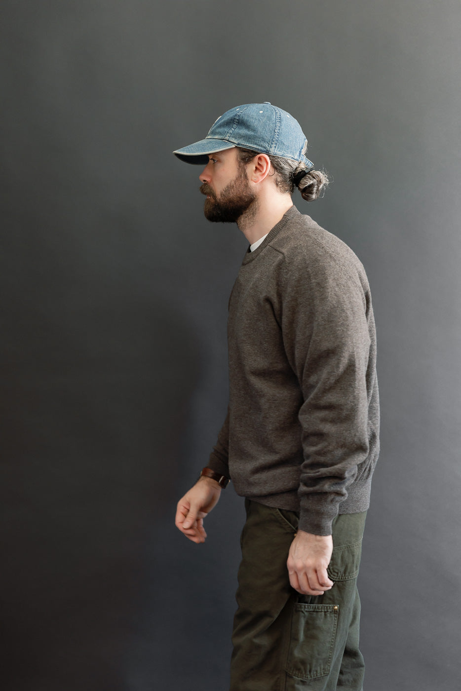 Side view, full body of a 5'9