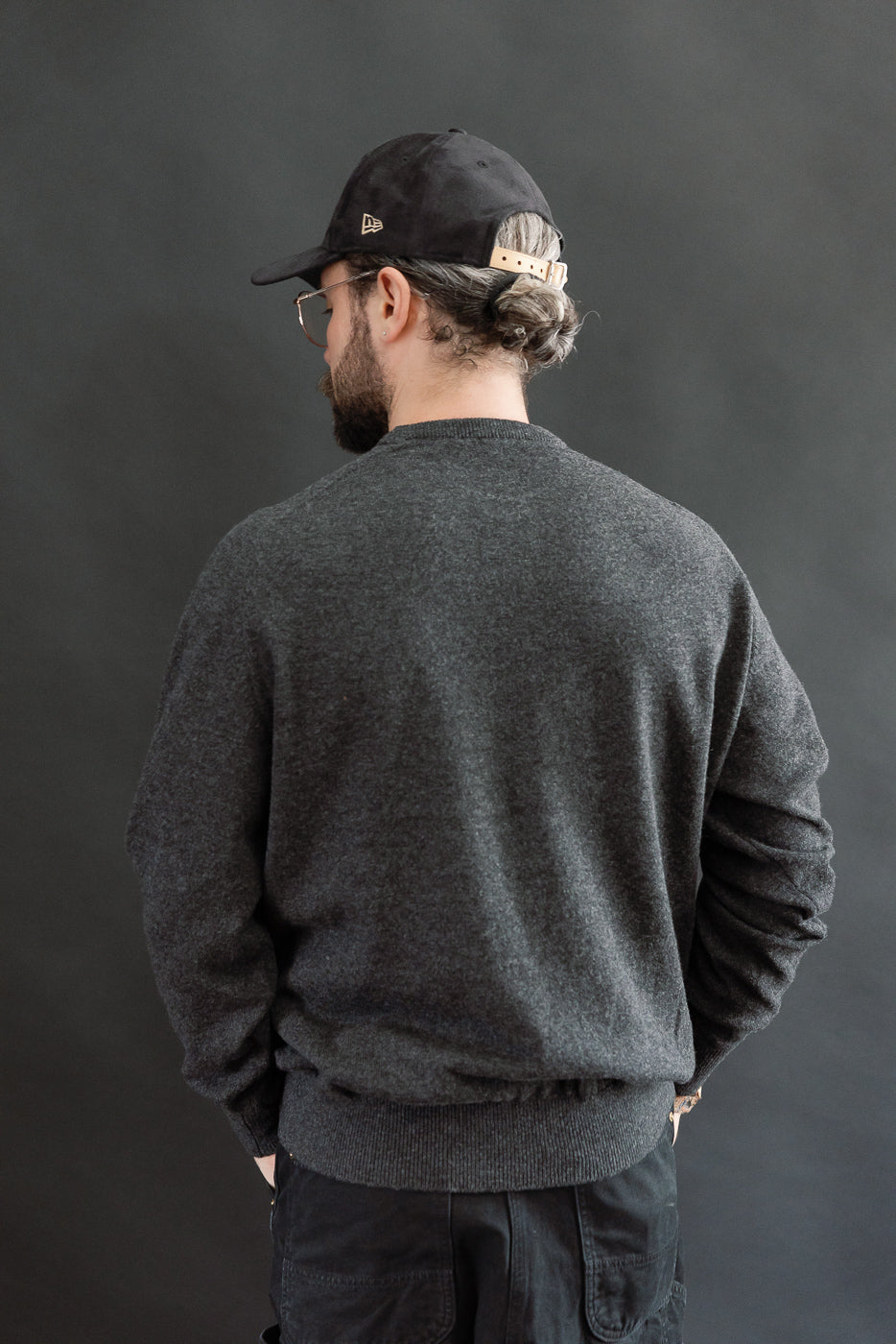 01-0050-60 - Simple Wool Crewneck Sweater - Charcoal Gray
