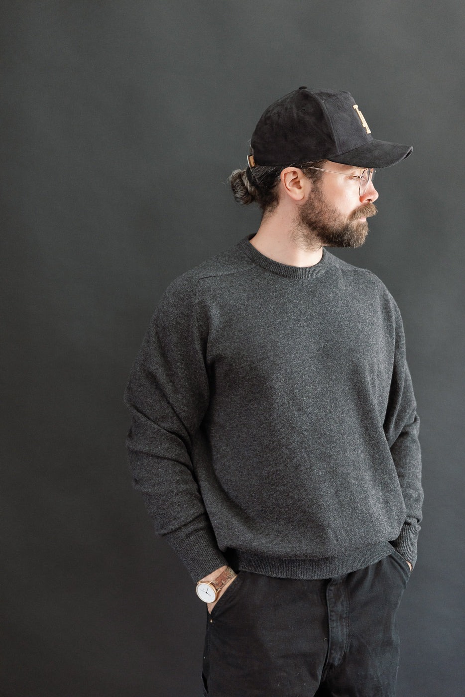 01-0050-60 - Simple Wool Crewneck Sweater - Charcoal Gray