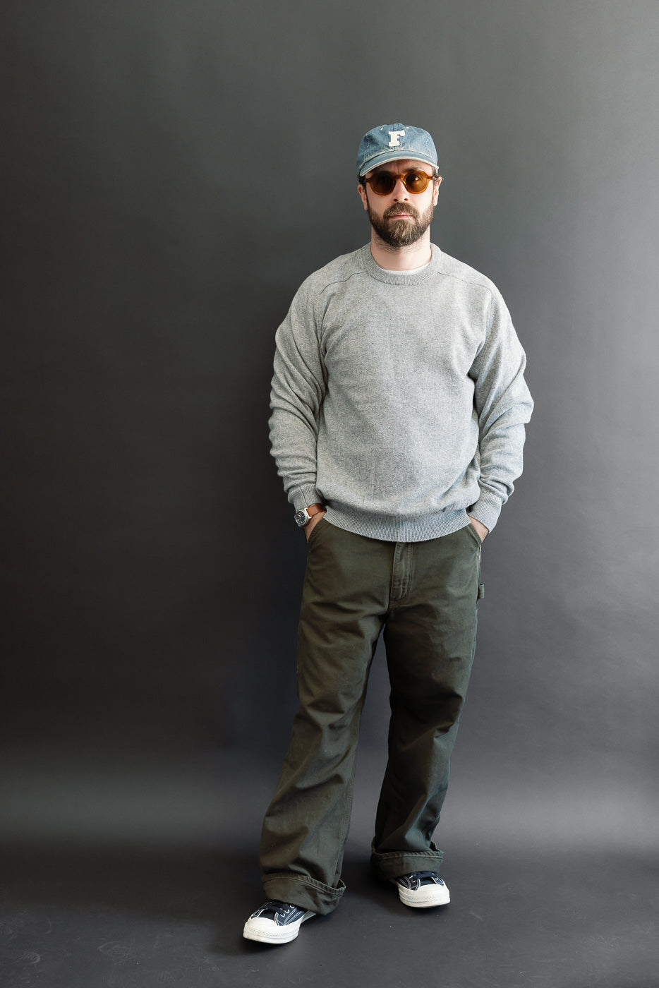 Full body front view of a 5'9