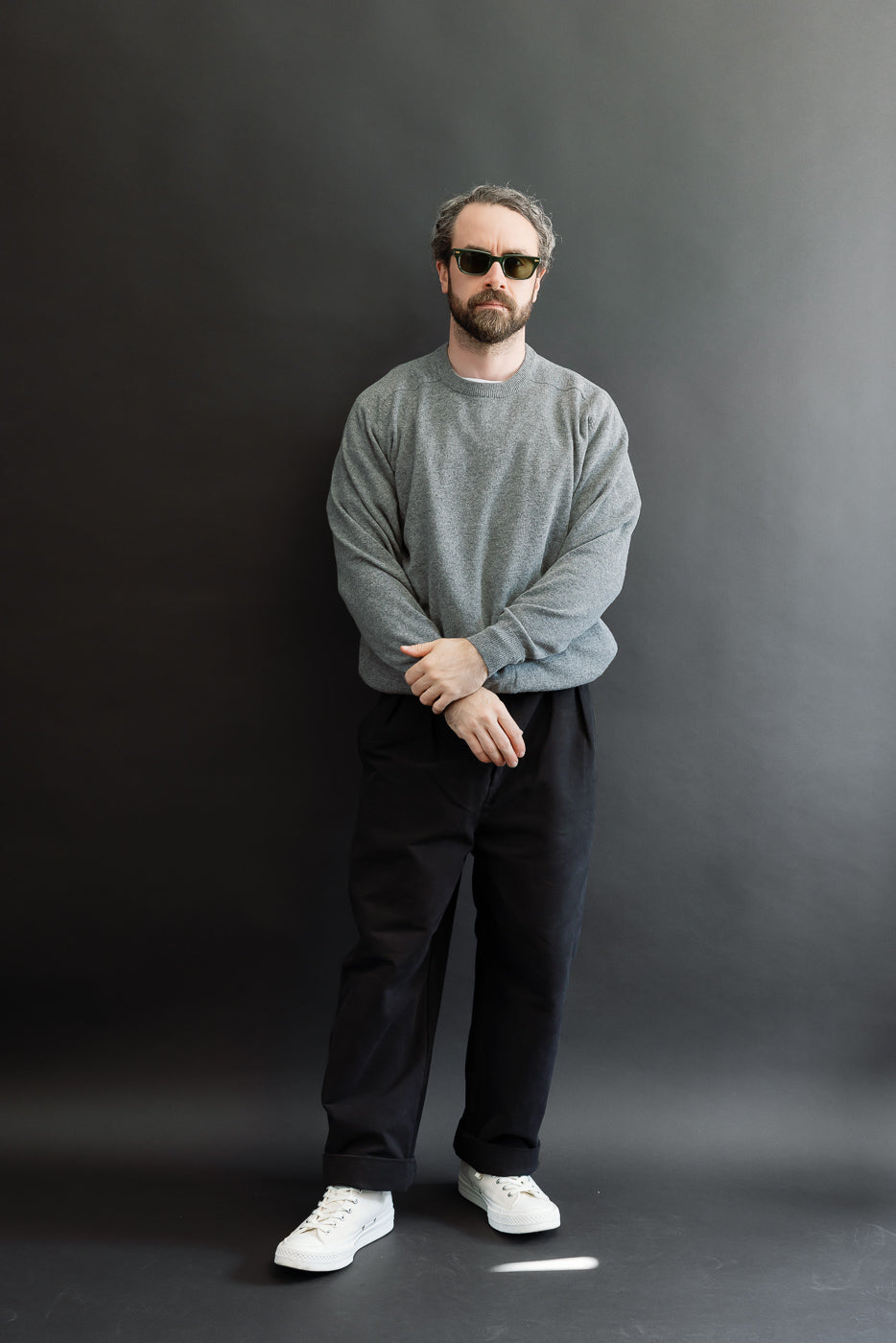 Full body front view of a 5'9