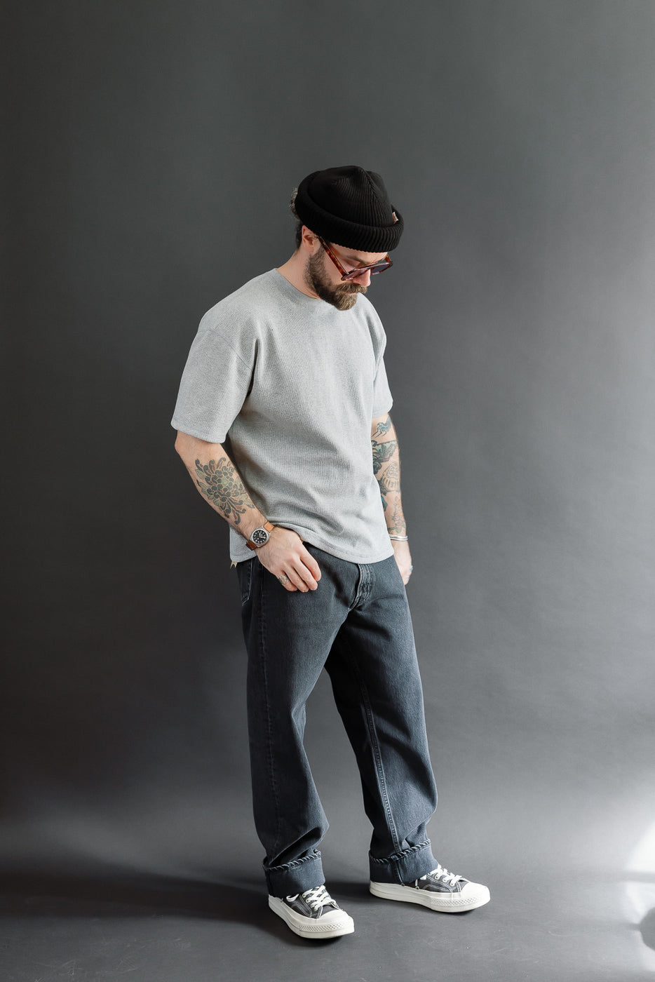 Full body front view of a 5'9