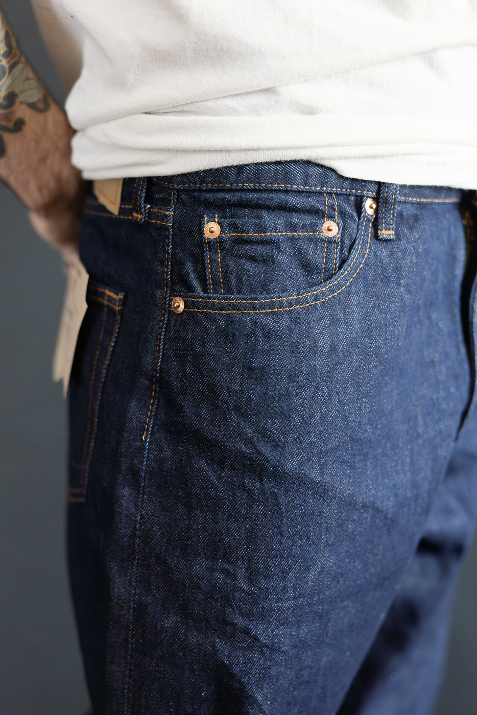 Close-up of male model, 5'9