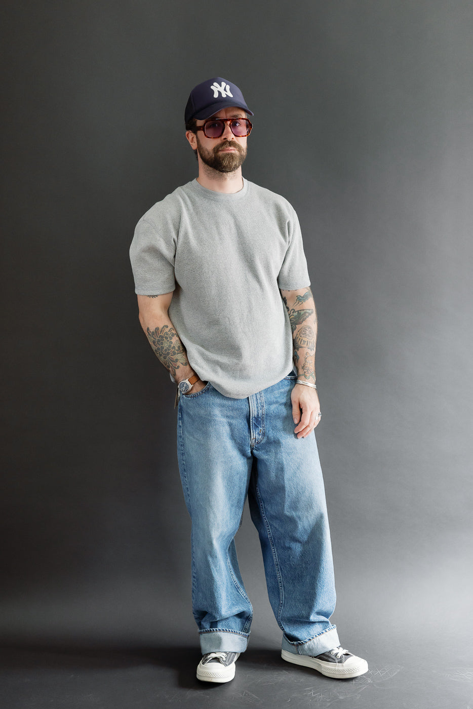 Full body front view of a 5'9