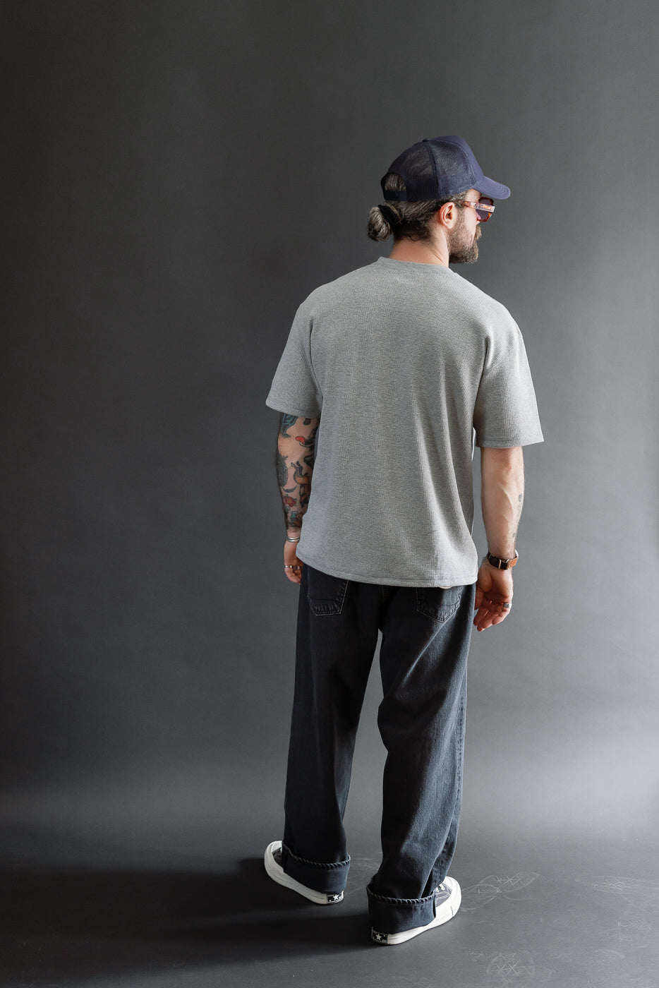 Back view, full body of a 5'9