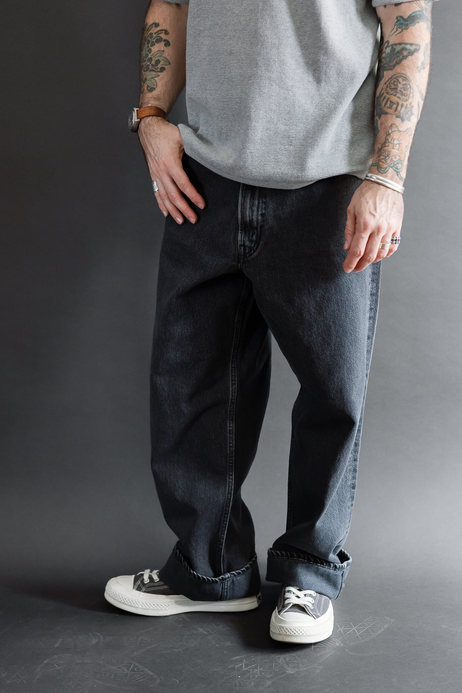 Full body front view of a male model, 5'9