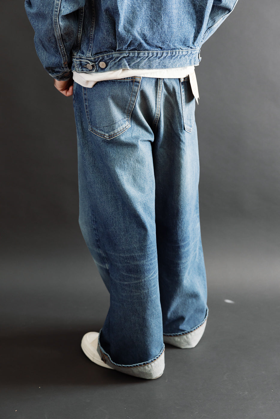 Back view, full body of a male model, 5'9