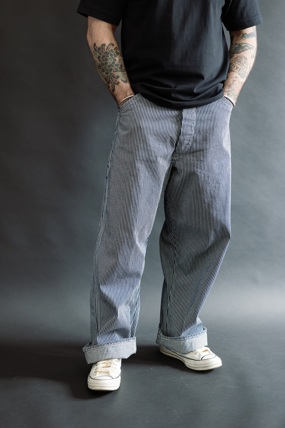 Front view, full body of male model 5'9