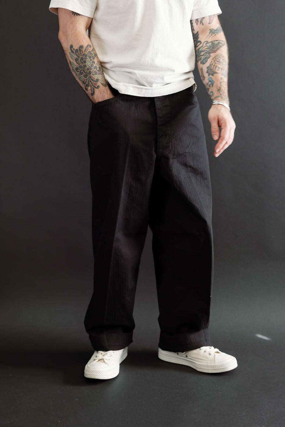 Full body front view of a 5'9