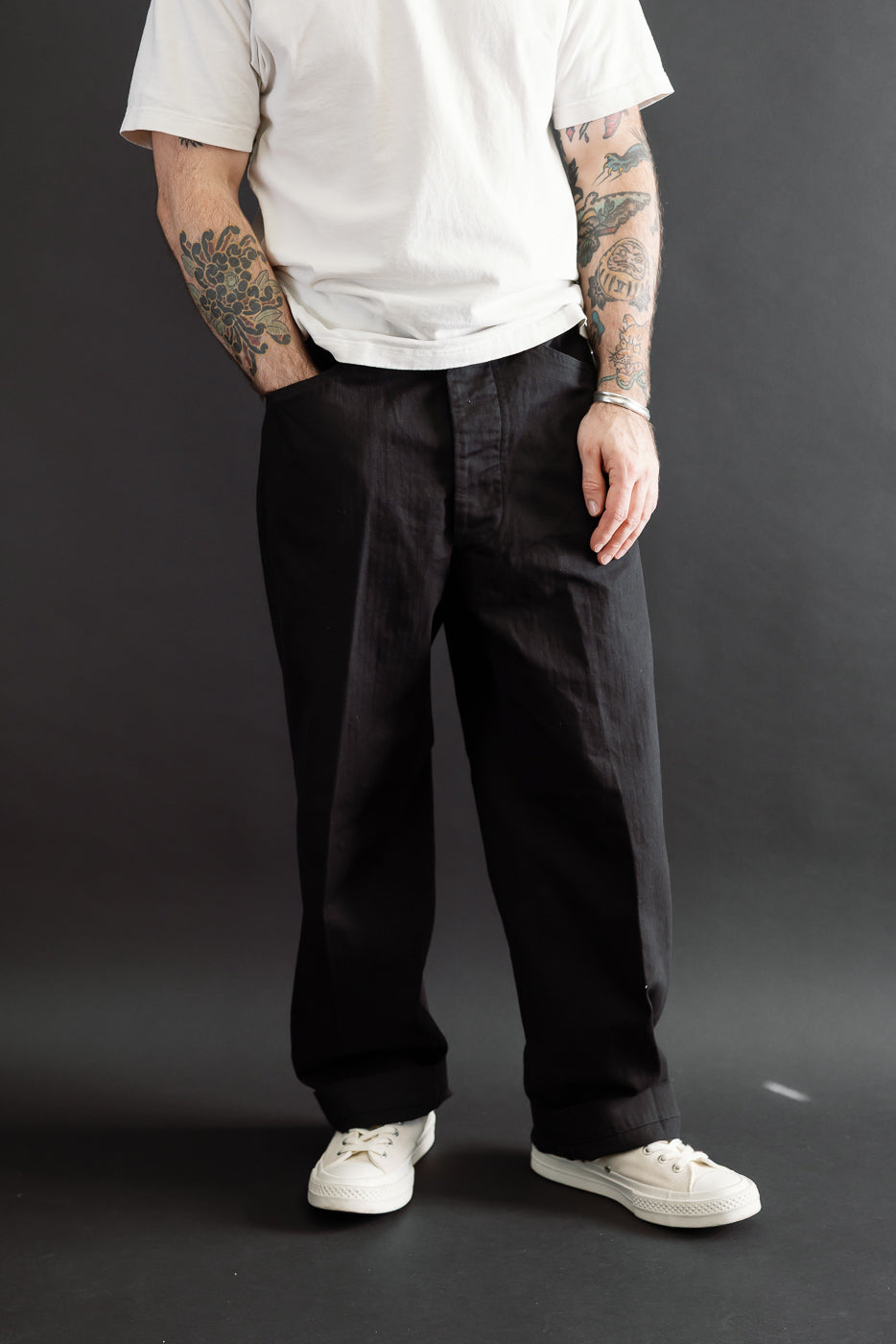 Full body front view of a 5'9