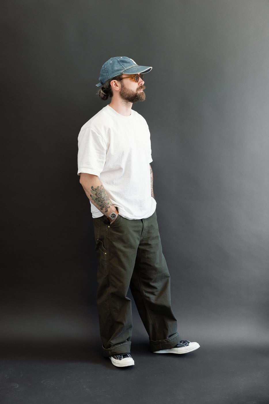 Full body side view of a 5'9