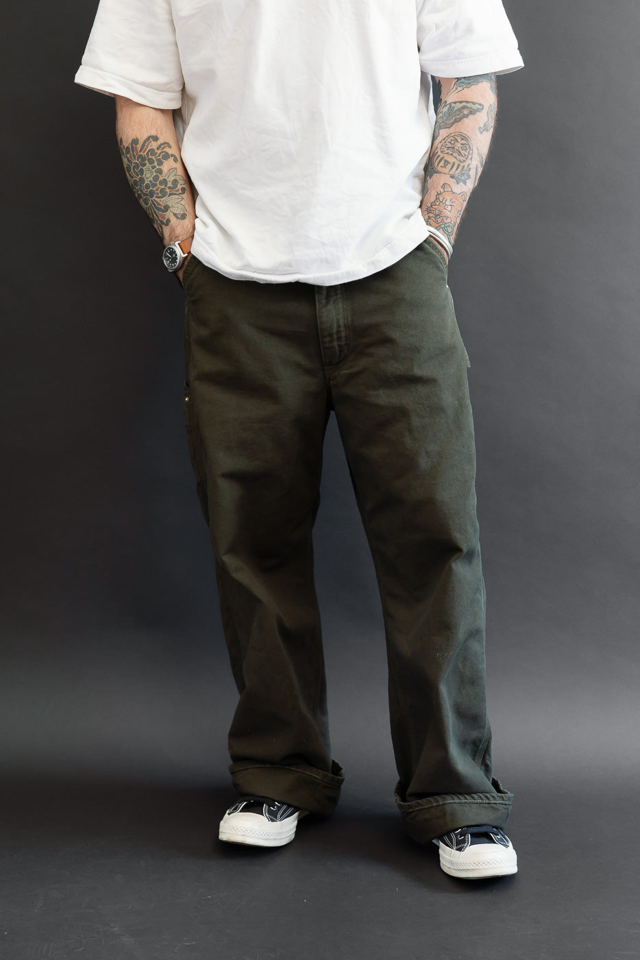 Full body front view of male model (5'9