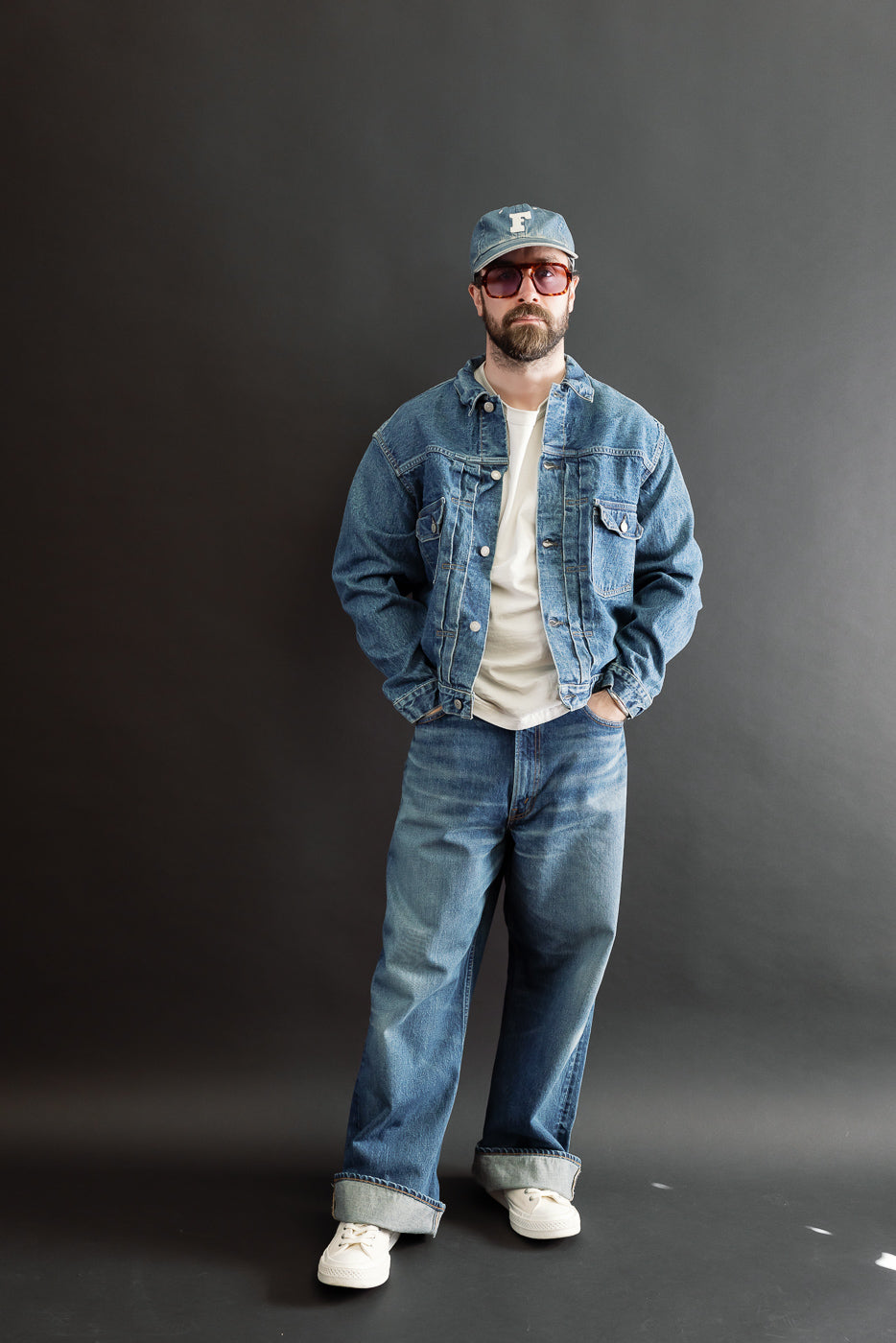 Full body front view of a male model, 5'9