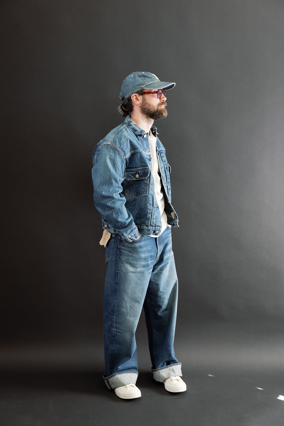 Full body side view of a 5'9