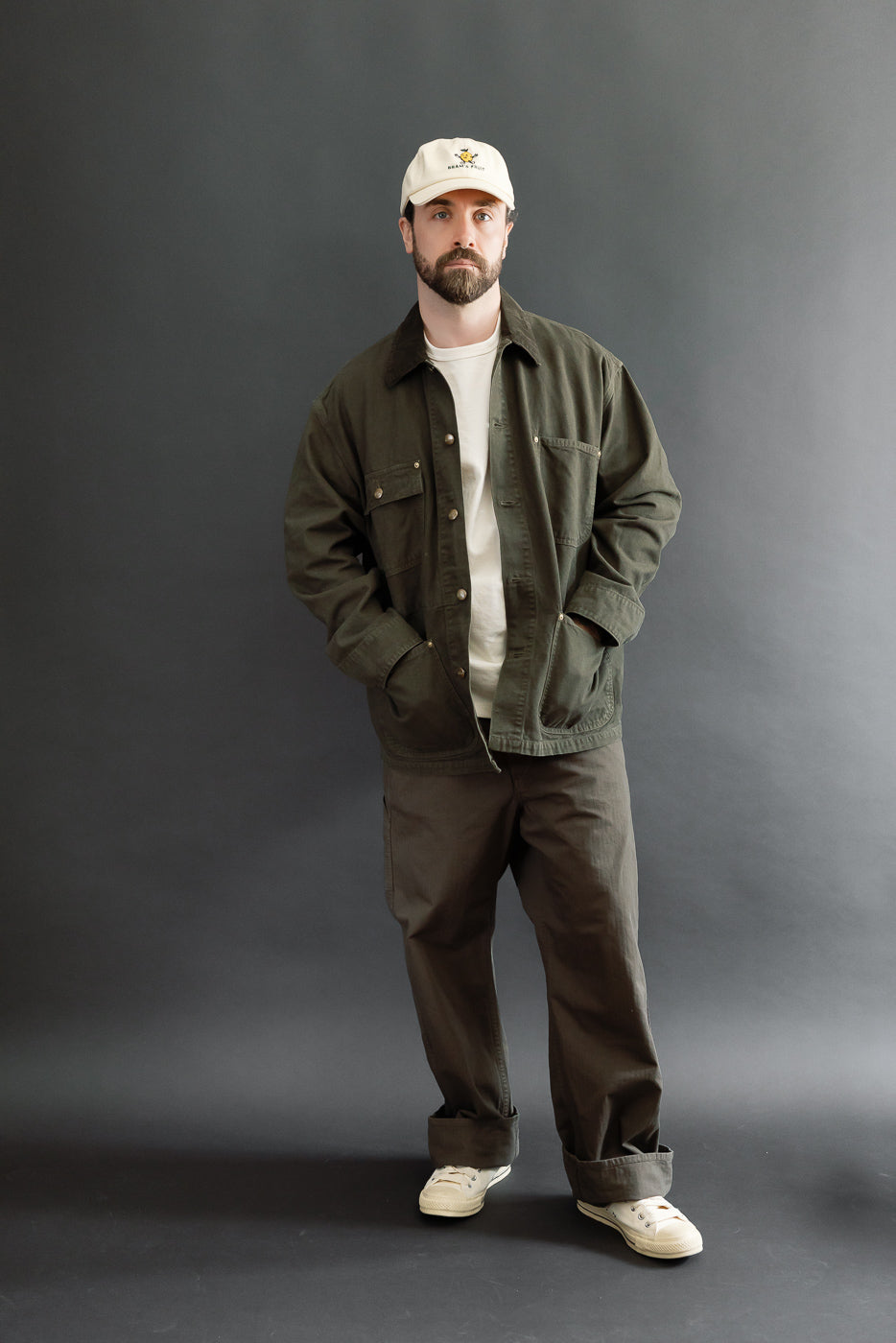 Full body front view: male model 5'9