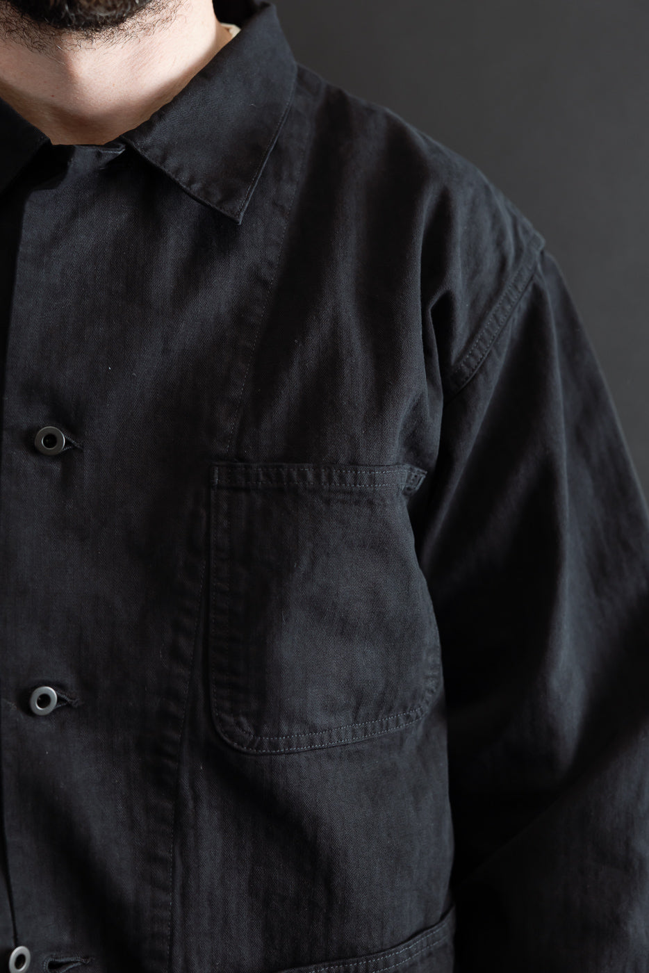 Close-up of a male model, 5'9