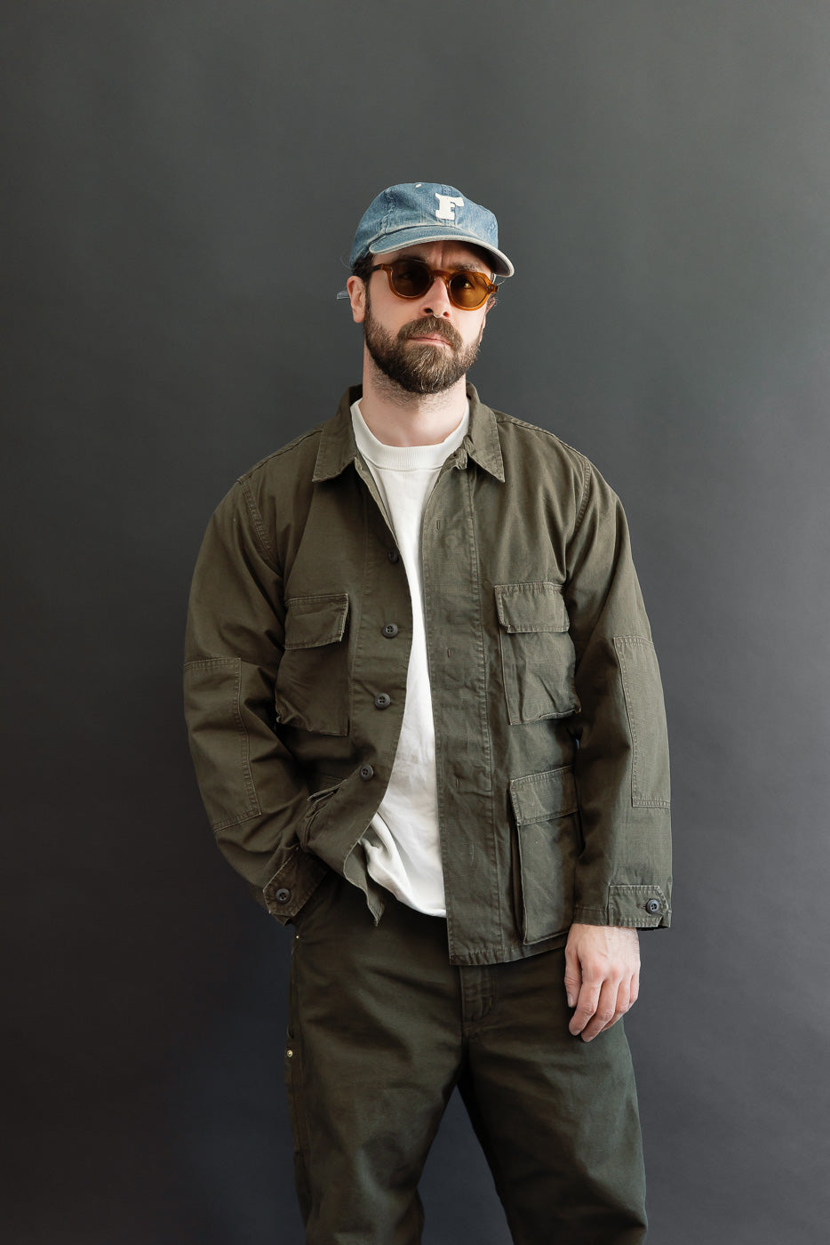 Full body front view of a male model, 5'9