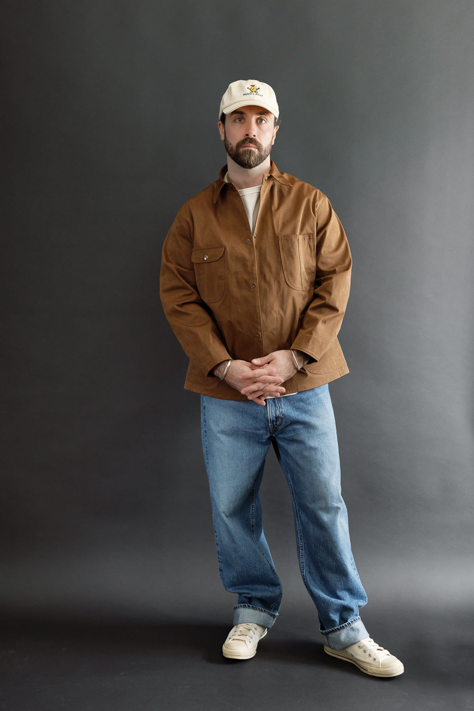 Full body front view: male model, 5'9