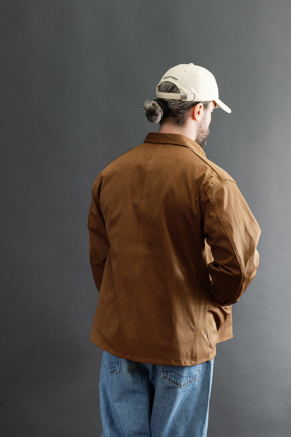 Back view of male model, 5'9