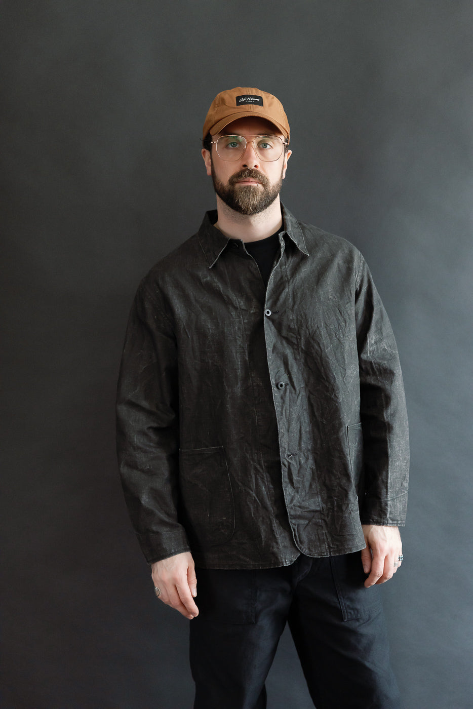 Front view, male model 5'9