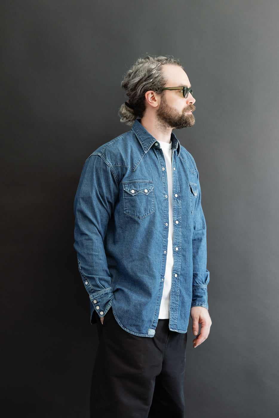 Side view, full body of a male model, 5'9