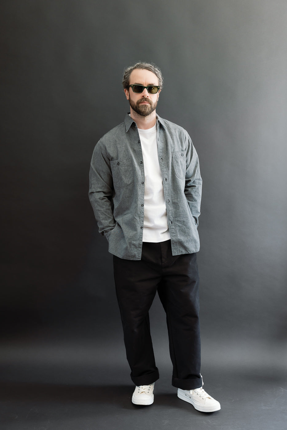 Full body front view of a 5'9