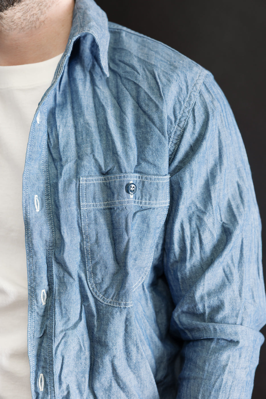 Close-up of male model, 5'9