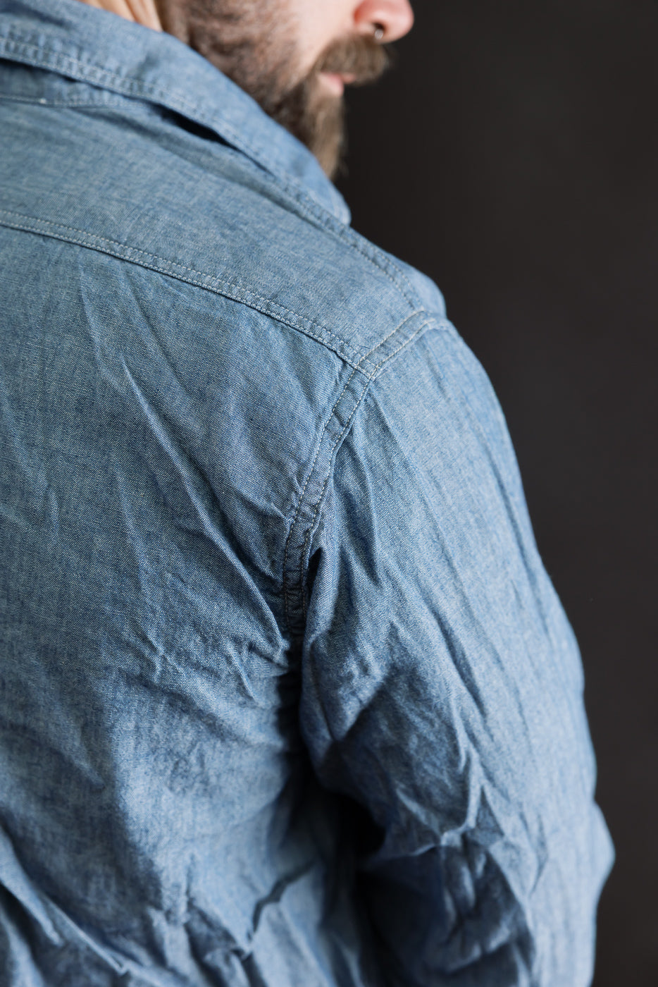 Close-up of male model, 5'9