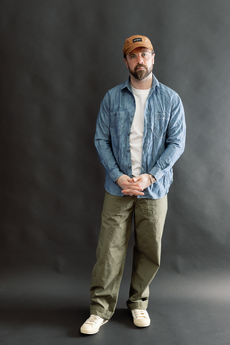Full body front view of male model, 5'9