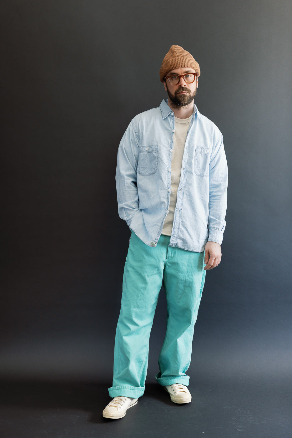 Full body front view of male model, 5'9