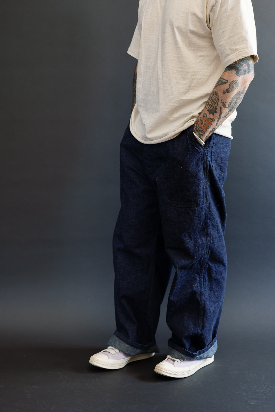 Front full body view of male model, 5'9