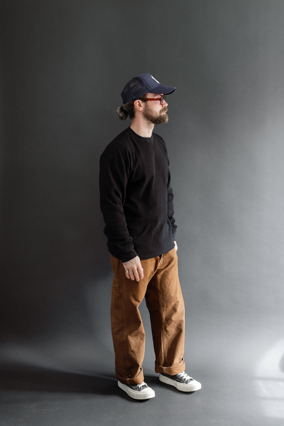 Full body side profile of a 5'9