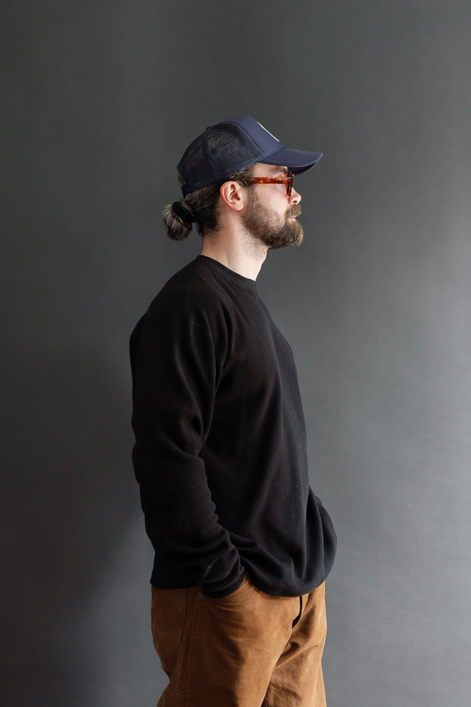 Profile view of male model, 5'9