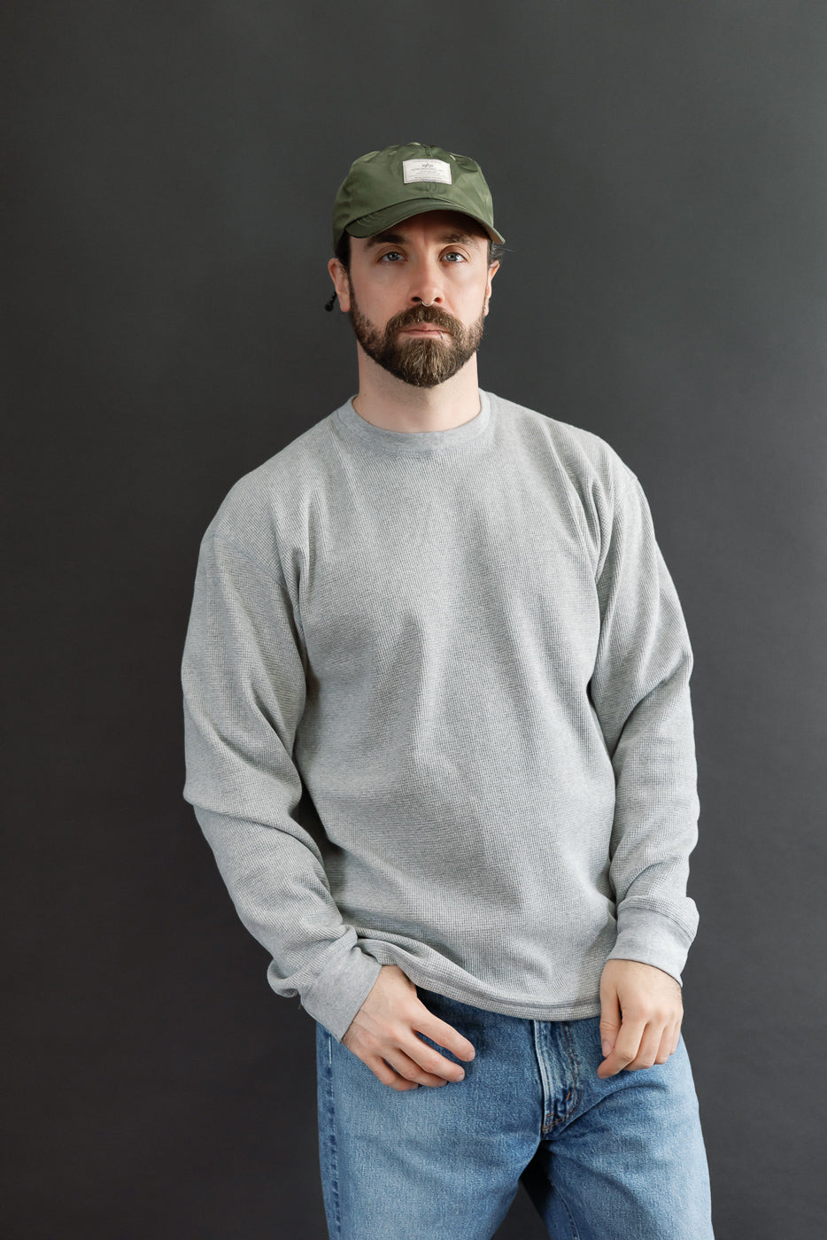 Front view of male model, 5'9