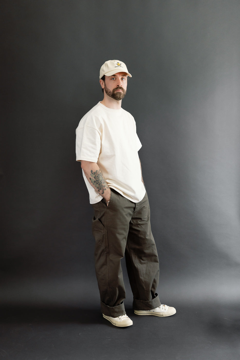 Full body front view of a male model, 5'9