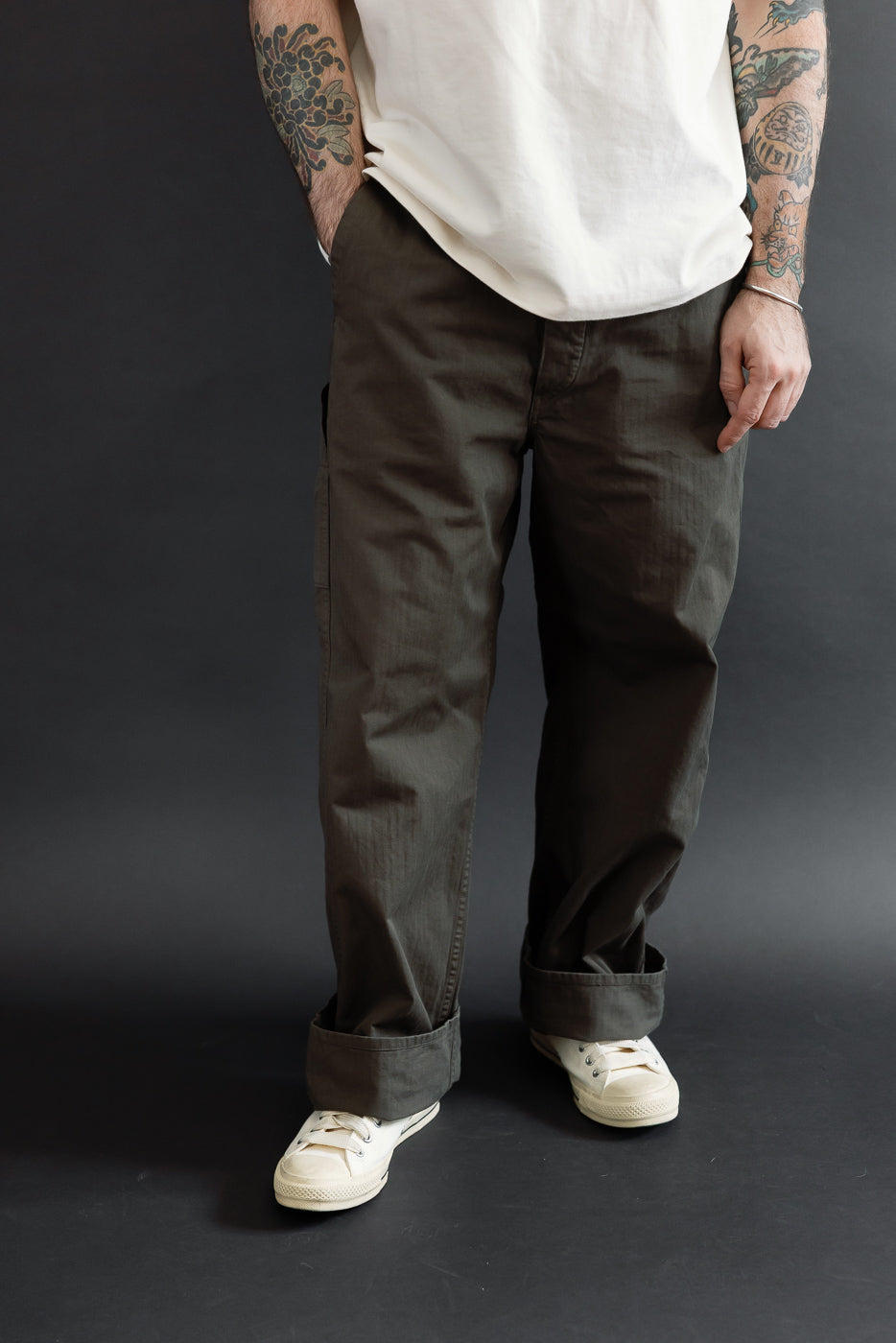 Full body front view of male model, 5'9