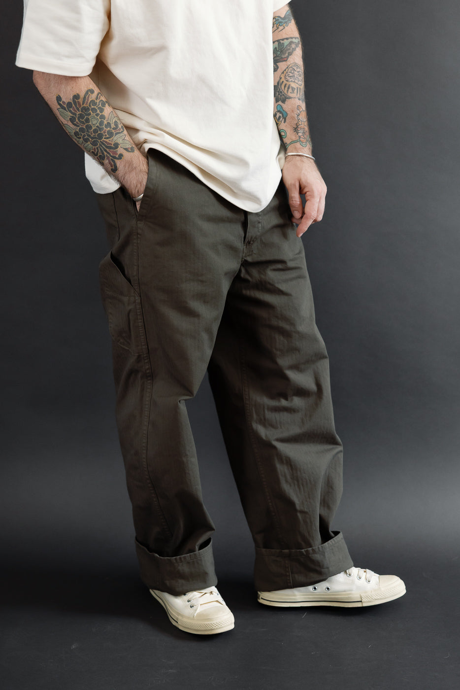 Full body front view of a male model, 5'9