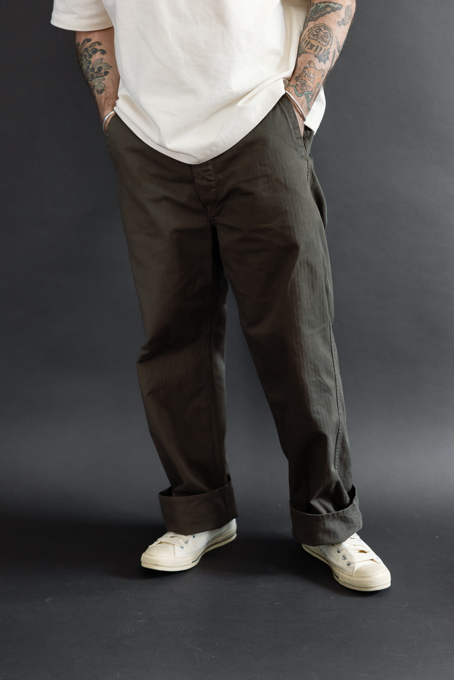 Full body front view of male model (5'9