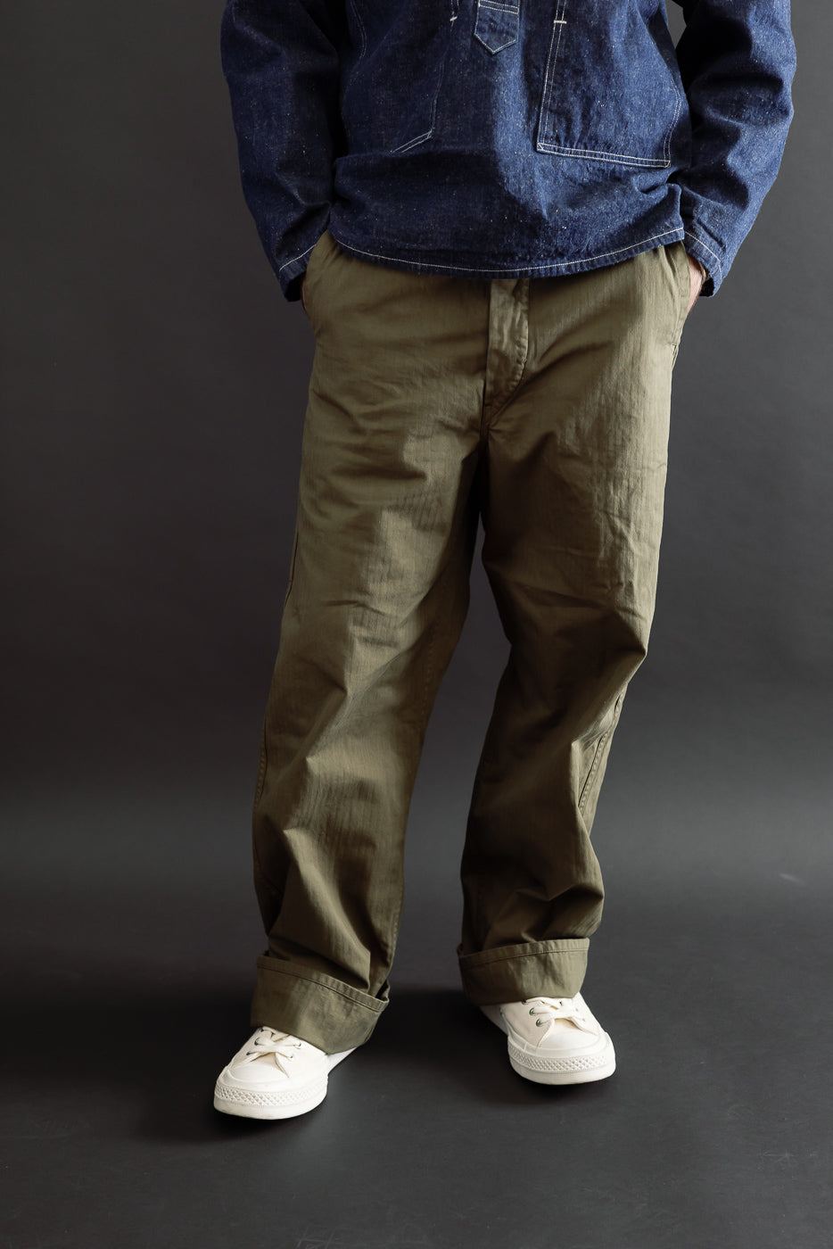 Full body front view of a 5'9