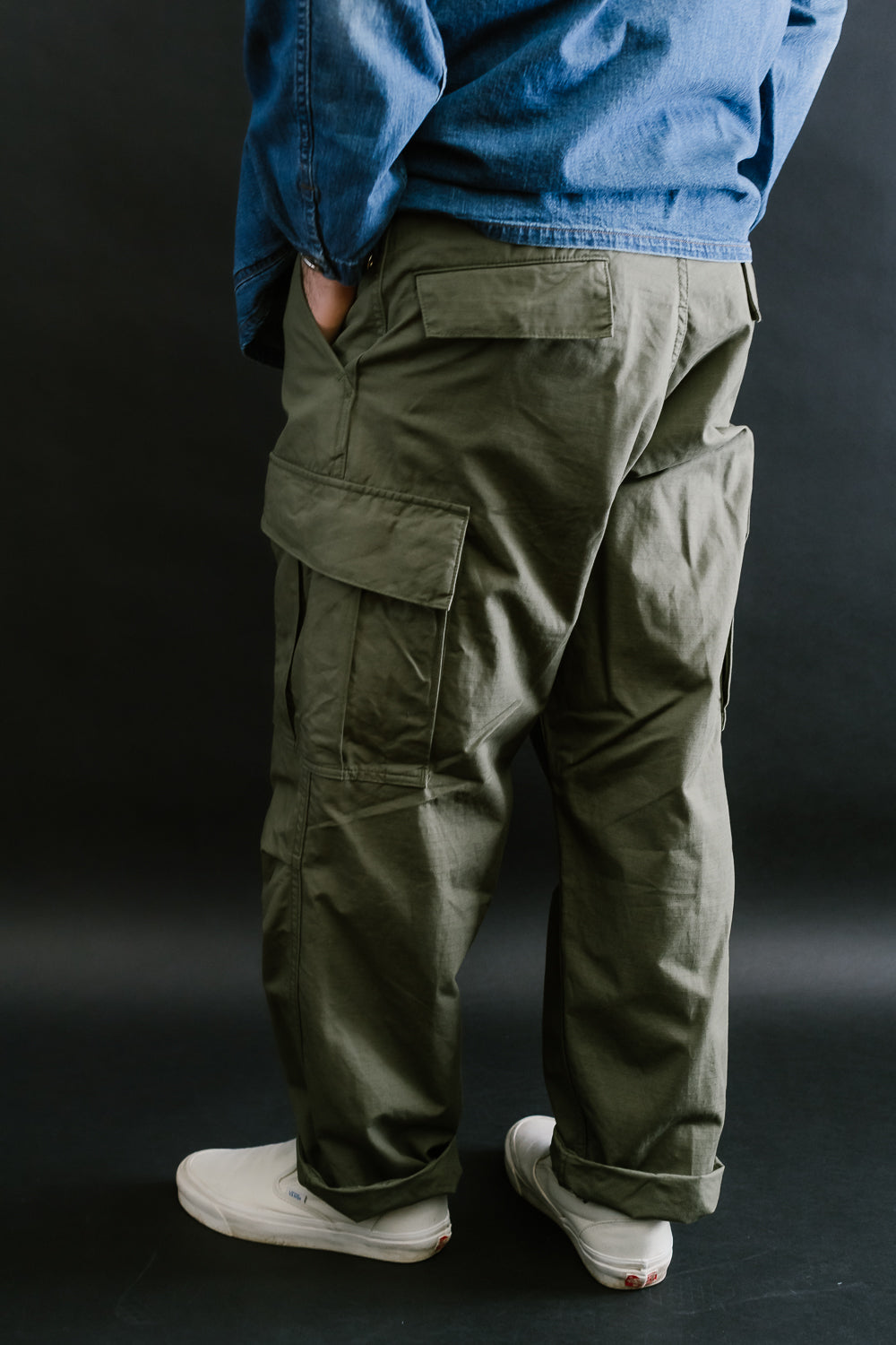 03-V5260RIP-76 - 6-Pocket Cargo Trousers - Vintage Fit - Olive