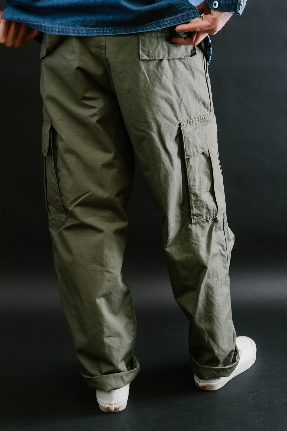 03-V5260RIP-76 - 6-Pocket Cargo Trousers - Vintage Fit - Olive