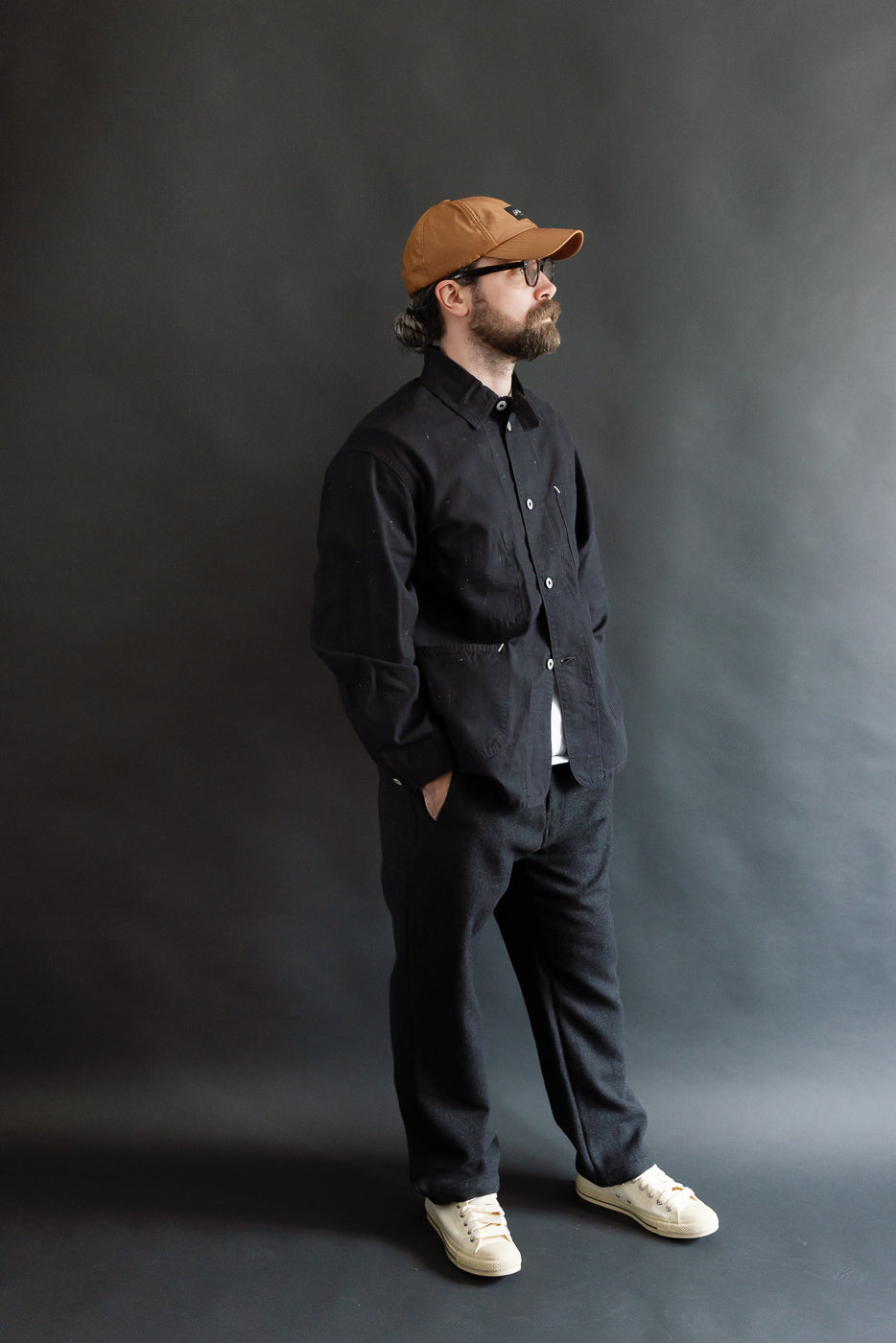 Full body view of male model, 5'9