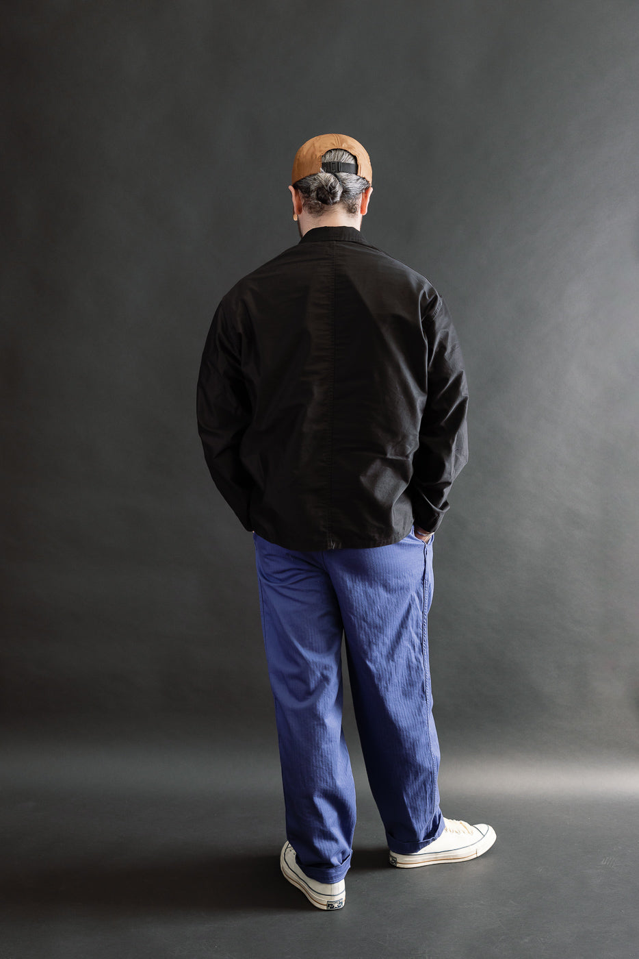 Full body back view of male model 5'9