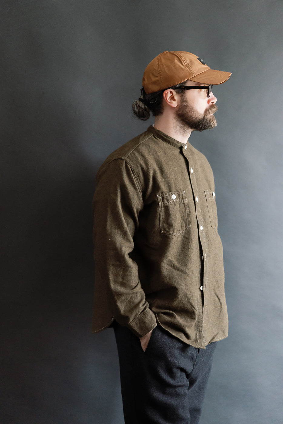 Side view of male model 5'9