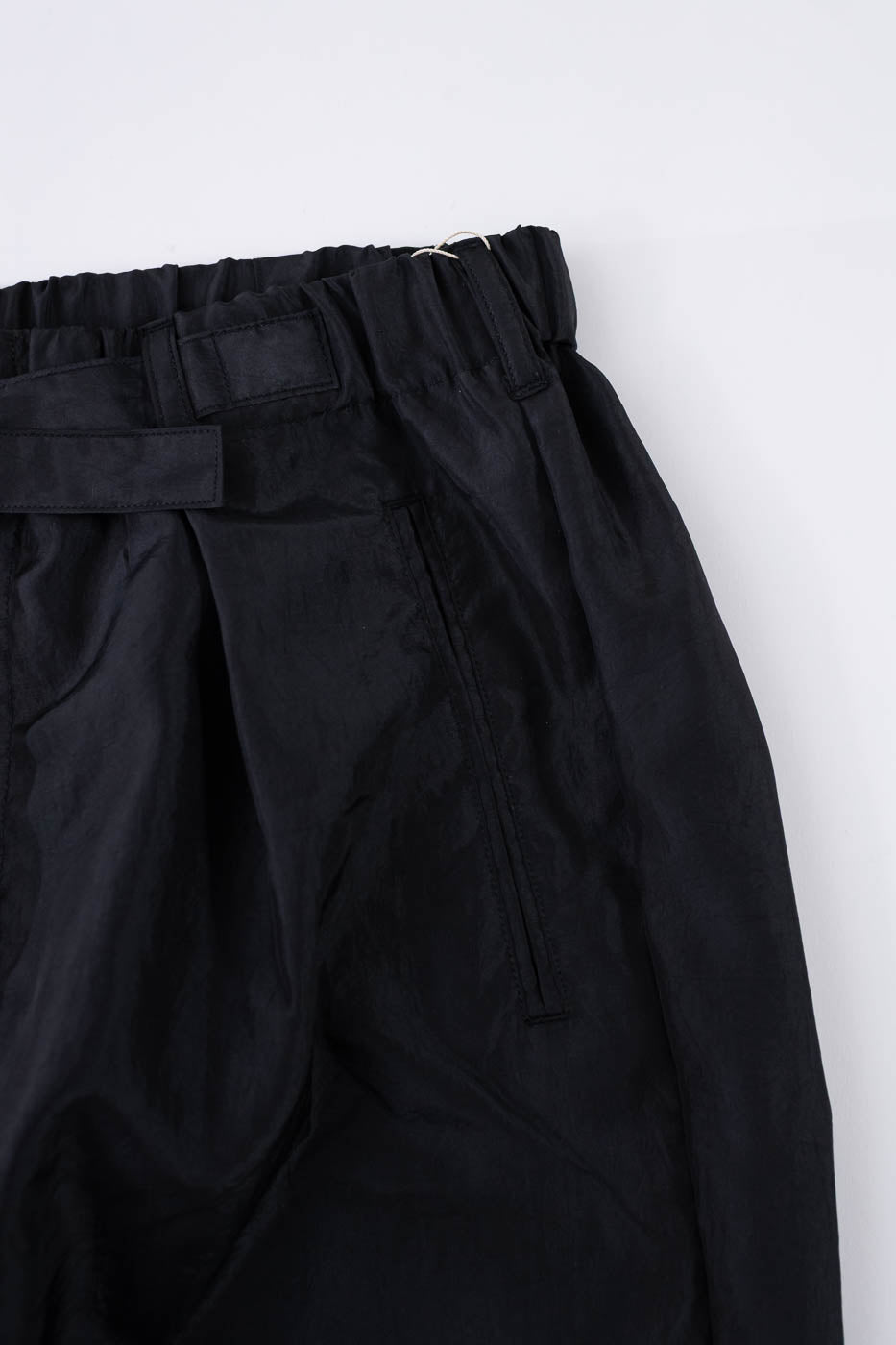3315-MTB - E-Z Lax 4 Metallic Taffeta - Black