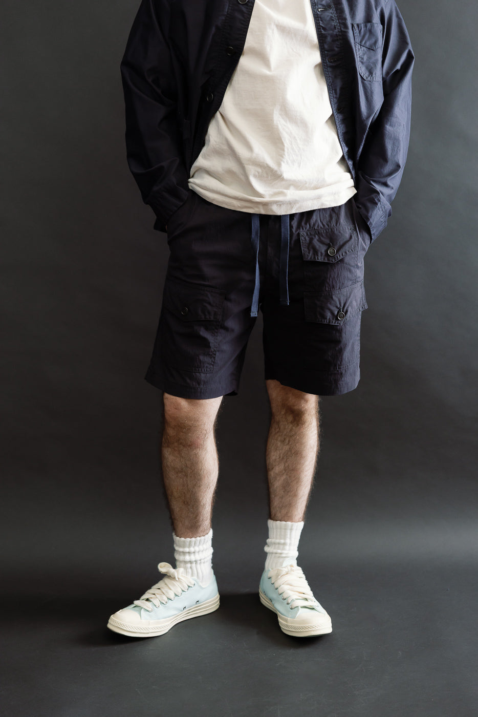 Front view full body of male model, 5'9